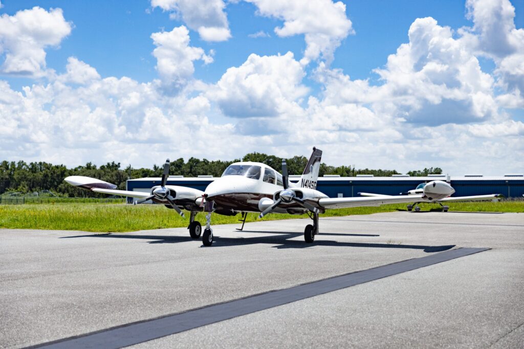 Cessna 310P (N414SG) — aircraft photo 1